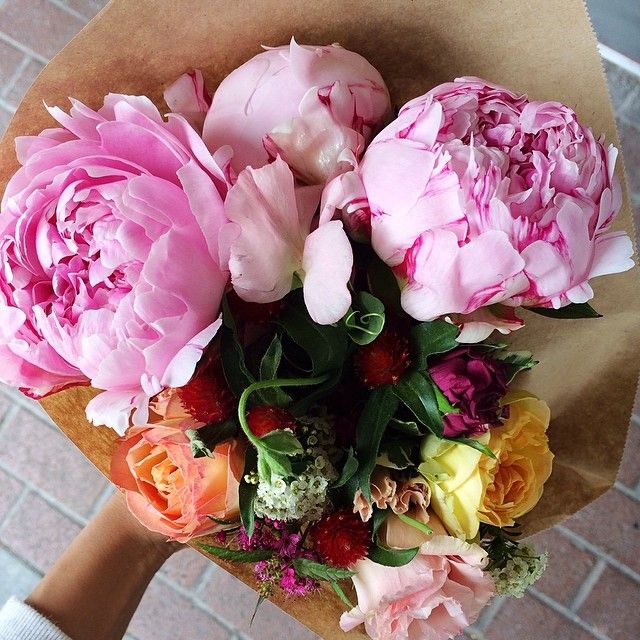 Inspiration: Flower Delivery * Lou What Wear