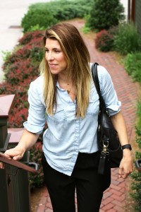 Chambray Work Shirt * Work Outfit Ideas (8)