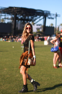 What to Wear to Forecastle Festival * Heart Sunglasses