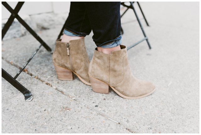 fall-boots-and-jeans-please-thank-you-coffee-cookies_1441