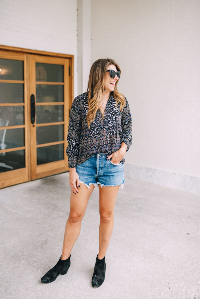 Evereve Printed Blouse Two Ways * The Perfect Denim Shorts