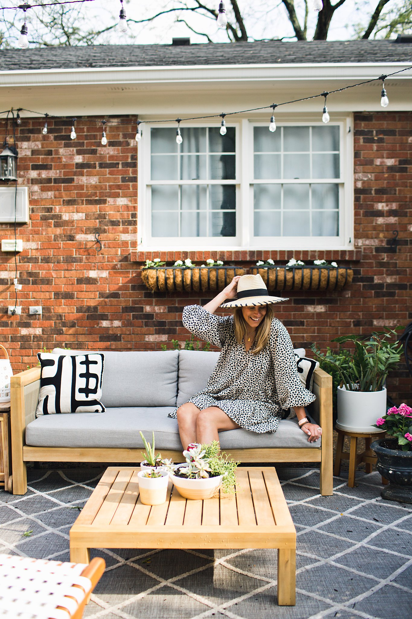 Modern Comfortable Patio | Small Outdoor Patio Spaces_0081 * Lou What Wear